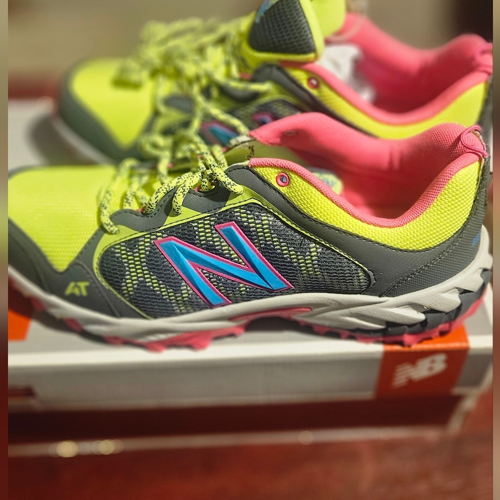 Size 11 - Women's New Balance 612 All Terrain N Fuse womens Gray / Yellow